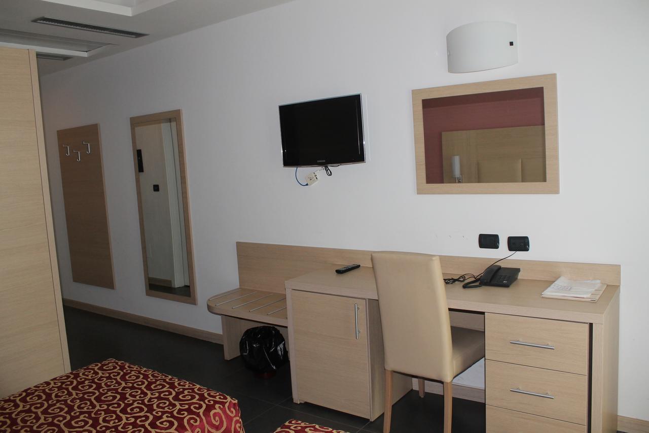 Hotel Eridano Sannazzaro de' Burgondi Room photo