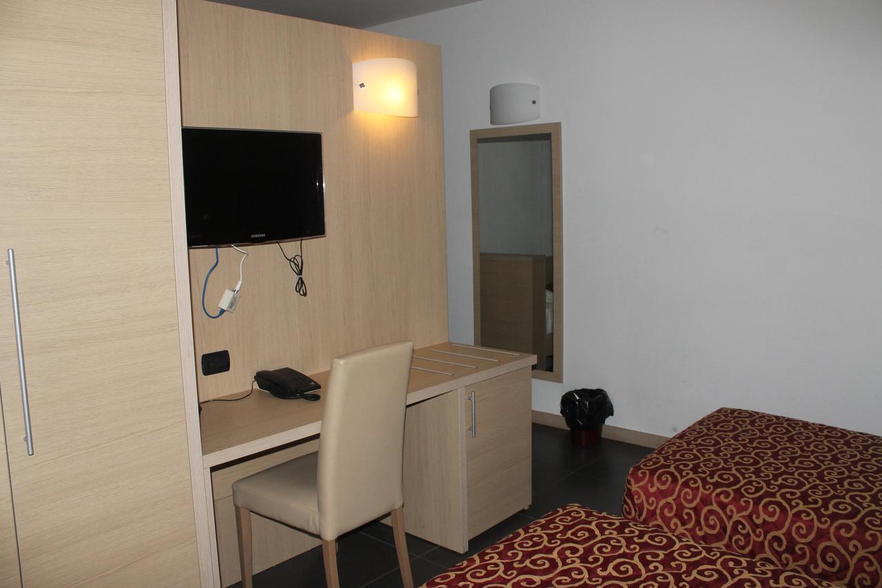 Hotel Eridano Sannazzaro de' Burgondi Room photo